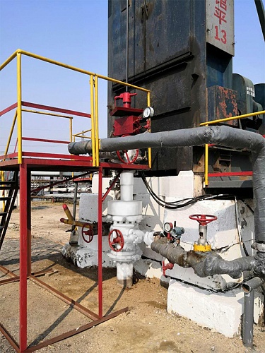 Beginning of work on thermal insulation of reactor equipment and steam pipelines at a petrochemical enterprise in China