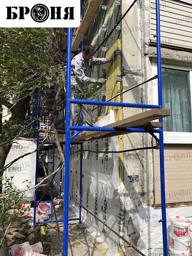 Гидроизоляция Броня АкваБлок при дополнительной изоляции "мокрого фасада" многоквартирного жилого дома, г. Владивосток (фото и видео)