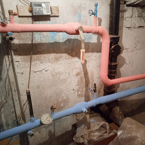 Применение Броня Классик для теплоизоляции труб горячего и холодного водоснабжения, в многоэтажном доме г. Череповец (фото)