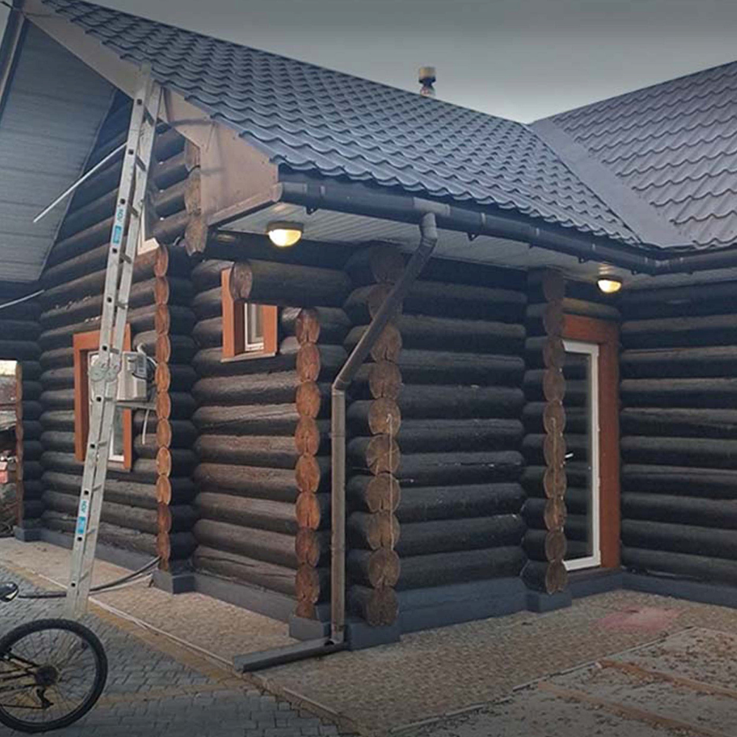 Application of "Bronya ThermoHydroPlast" Thermal and Waterproofing for the Insulation of a Large Country Log House Plinth in Blagoveshchensk, Amur Region (photos and video)