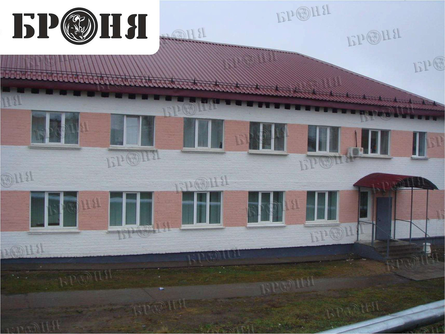 Фасад административного здания Свердловской железной дороги