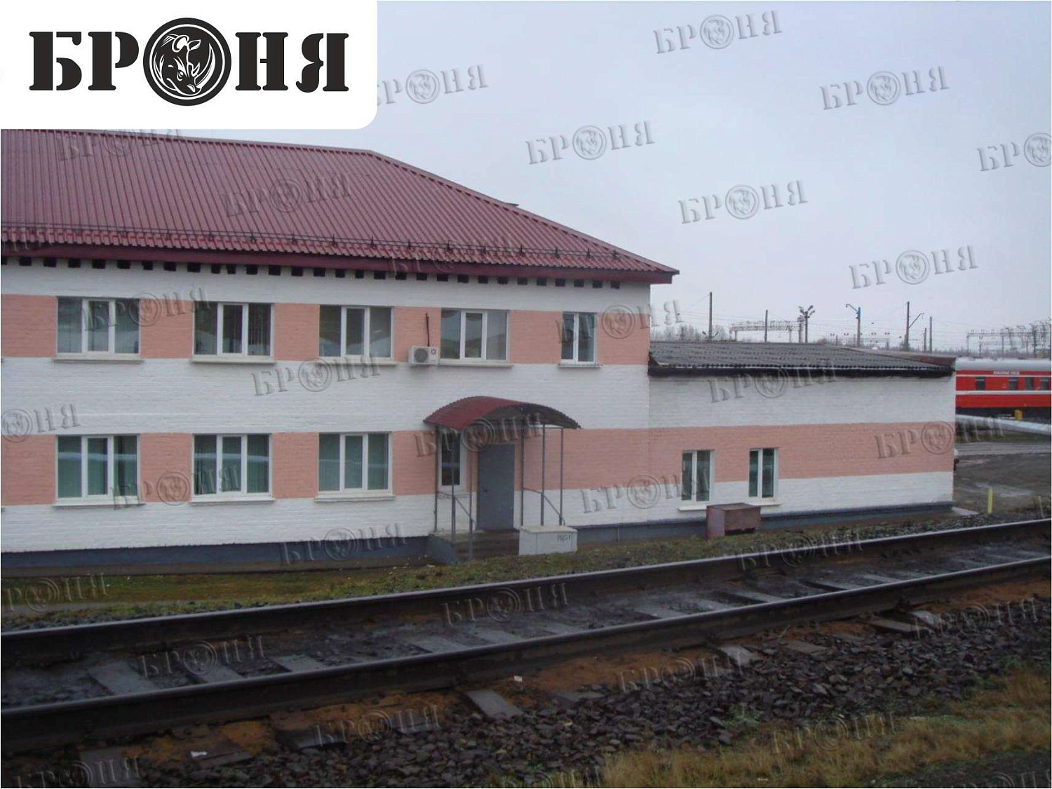 Фасад административного здания Свердловской железной дороги