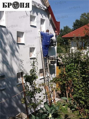 Thermal insulation Bronya on the facade and inside the walls of a private house in Hungary (photo)