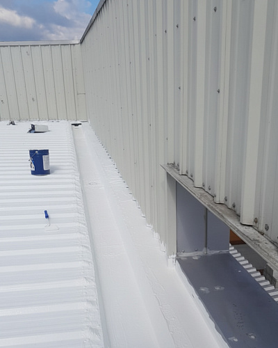 Устранение протекания металлической кровли с «Броня АкваБлок Эксперт» в Словакии (фото, видео)