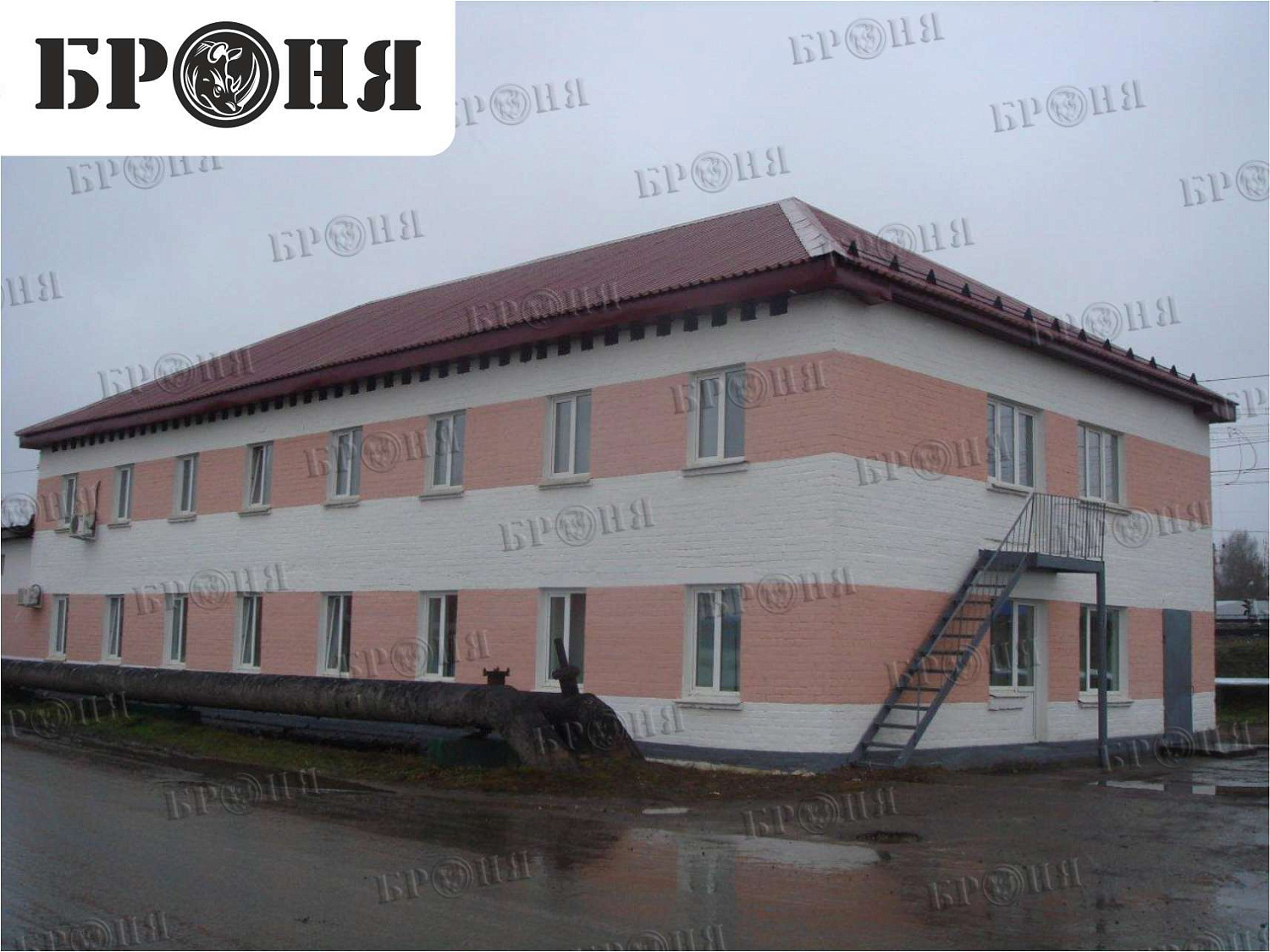 Фасад административного здания Свердловской железной дороги