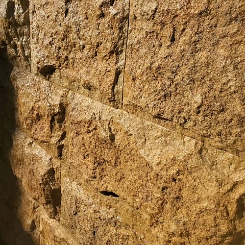 Декоративное гидроизоляционное покрытие Броня Призм на фасаде коттеджа (г. Сочи)