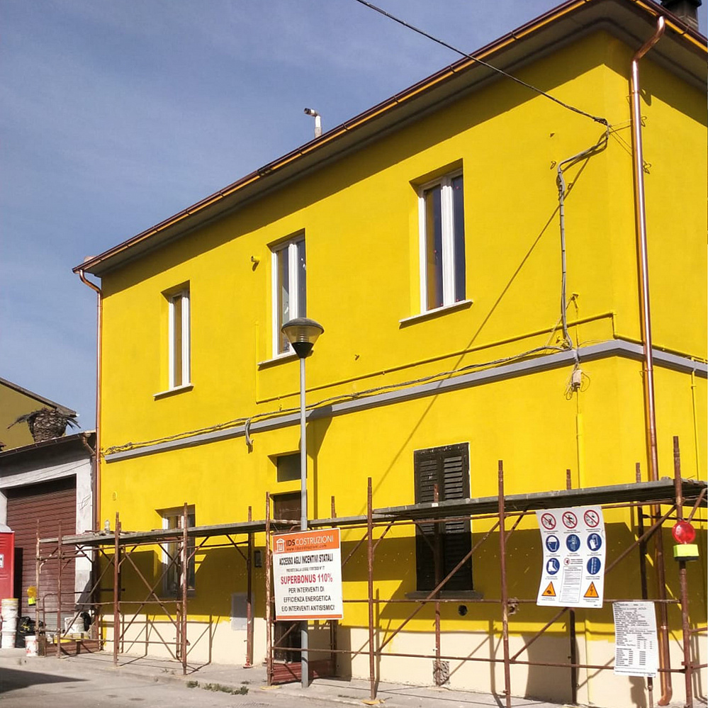 Application of Bronya Facade NF for thermal insulation of cottages in Piombino in Italy