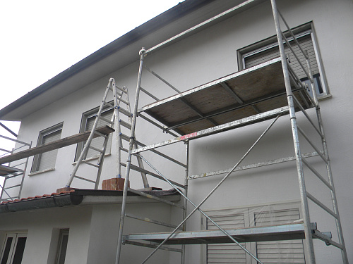 Броня Фасад НГ на фасаде виллы коммуны Кастильон-Фьорентино, Ареццо, Италия (фото+видео)