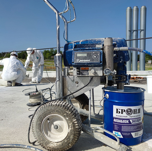 Waterproofing Bronya Aquablock Expert, during the repair of the roof of an Industrial building (photo and video)