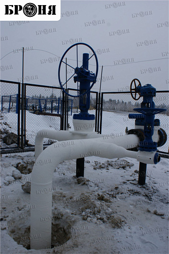 Thermal insulation Bronya with the isolation of the nodes of the oil pipeline of JSC Gazpromneft-NNG, Noyabrsk (photo)