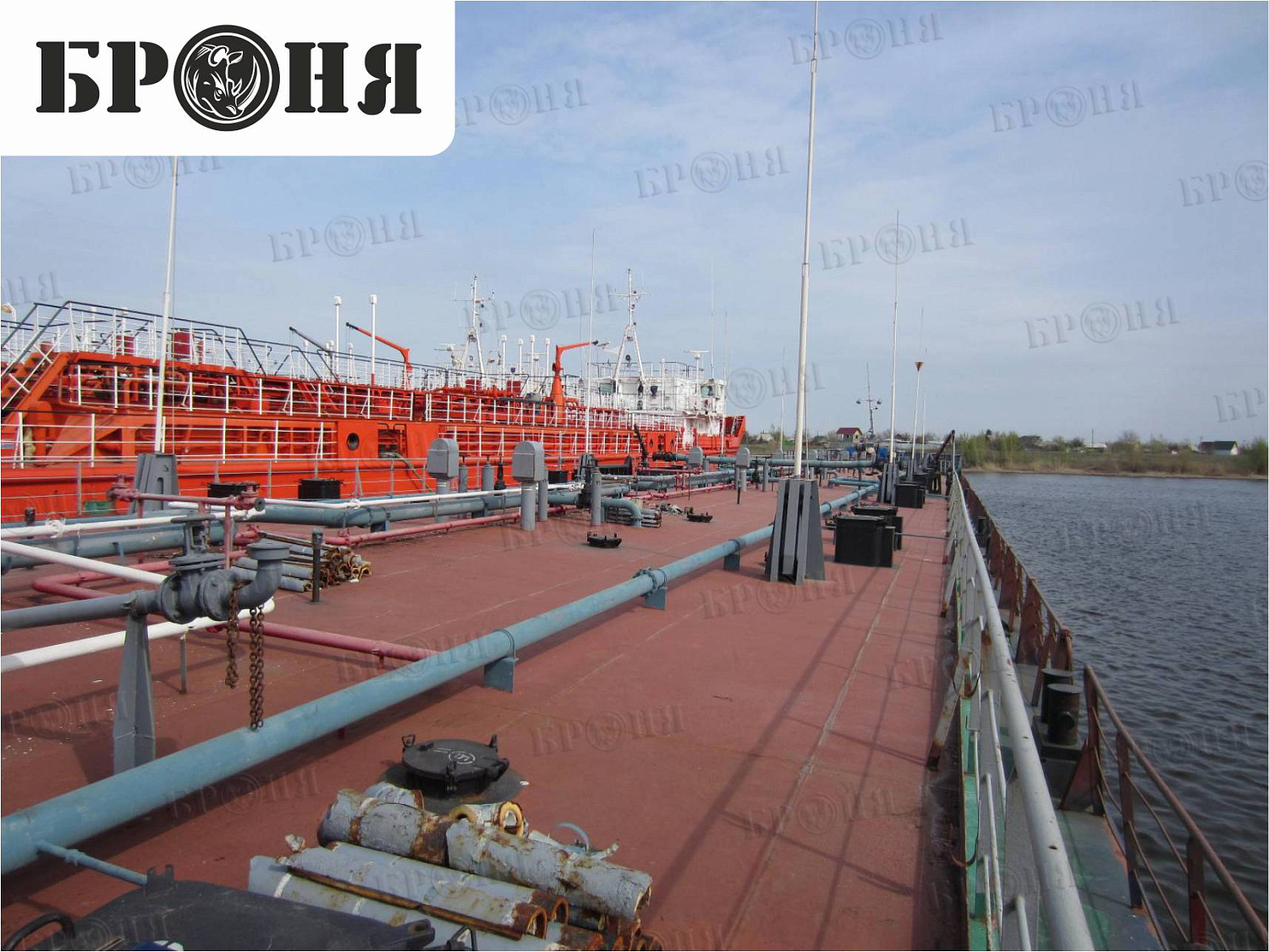 Волгоград, речная баржа