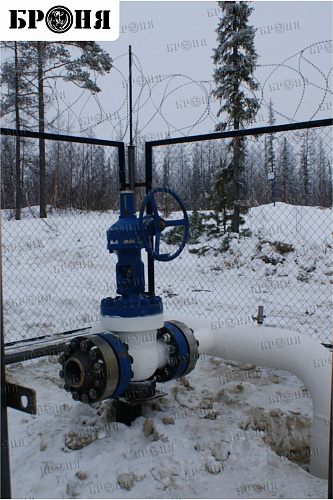 Thermal insulation Bronya with the isolation of the nodes of the oil pipeline of JSC Gazpromneft-NNG, Noyabrsk (photo)