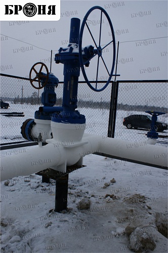 Thermal insulation Bronya with the isolation of the nodes of the oil pipeline of JSC Gazpromneft-NNG, Noyabrsk (photo)