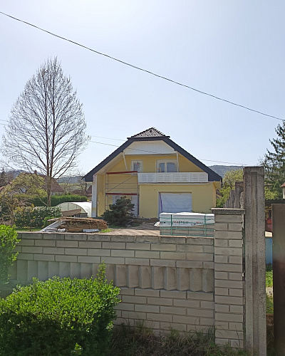 Cottage Thermal Insulation with "Bronya Facade NF," Hungary (Photos, Video)