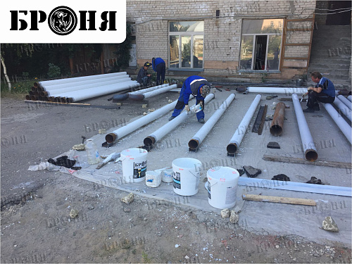 Thermal insulation Bronya on the heating pipeline of the Volgograd State Socio-Pedagogical University (photo)
