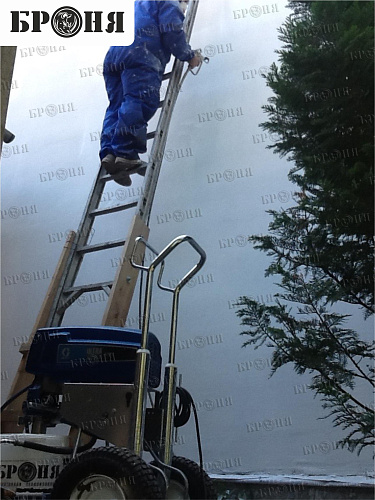 Thermal insulation Bronya on the facade and inside the walls of a private house in Hungary (photo)