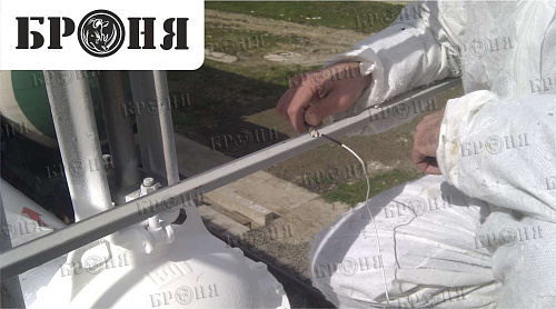 The application of the thermal insulation of Bronya on the steel gate valve of steam line, ZAO "TAMANNEFTEGAS" in the Krasnodar Krai (photo)