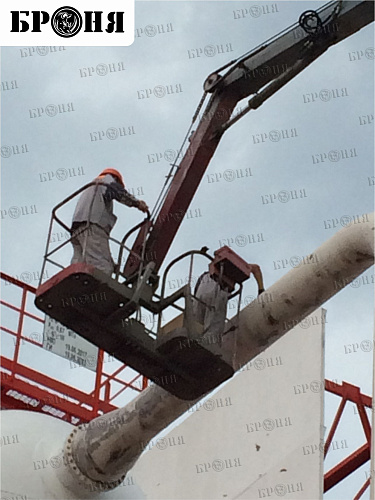 Thermal insulation Bronya Winter when isolating oil storages, equipment and pipelines of the Variogan field, Lukoil, Tyumen Region (photo)
