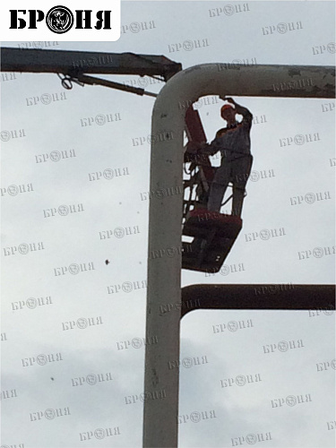 Thermal insulation Bronya Winter when isolating oil storages, equipment and pipelines of the Variogan field, Lukoil, Tyumen Region (photo)