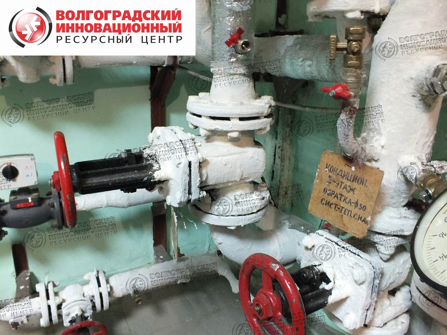 Ulyanovsk, elevator unit of the "Pyatoe Solntse" (Fifth Sun) entertainment center