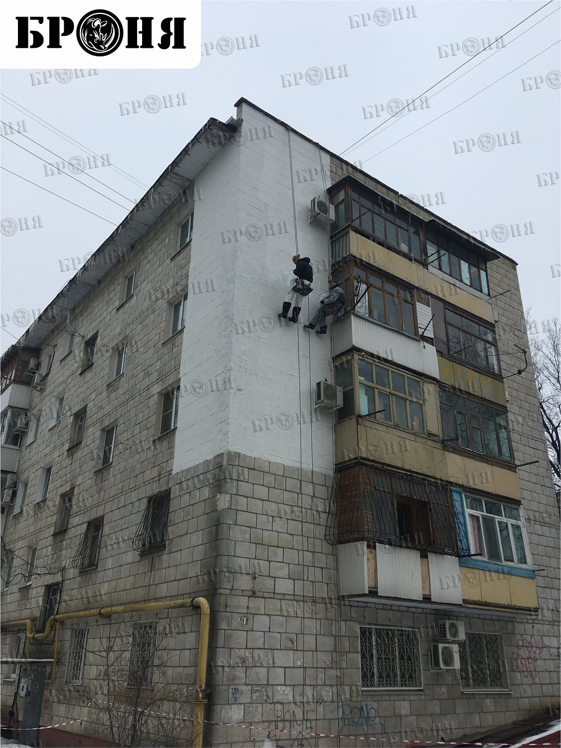 Волгоград, Броня Фасад на углу пятиэтажного жилого дома 