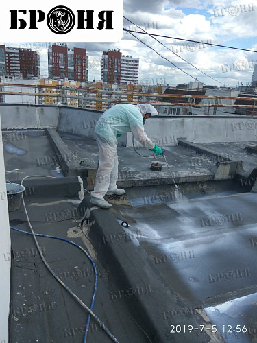 Гидроизоляция Броня АкваБлок при ремонте кровли 2х жилых домов в г. Химки (фото и видео)