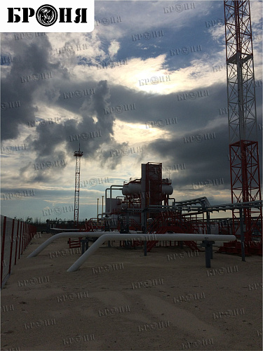 Thermal insulation Bronya Winter when isolating oil storages, equipment and pipelines of the Variogan field, Lukoil, Tyumen Region (photo)