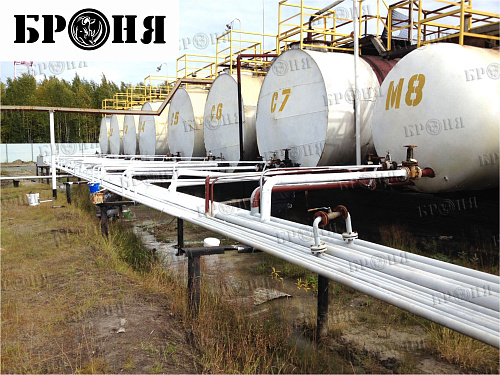 Теплоизоляция Броня на емкостном оборудовании и трубопроводе нефтеперерабатывающего завода в Нефтеюганском районе ХМАО (фото)