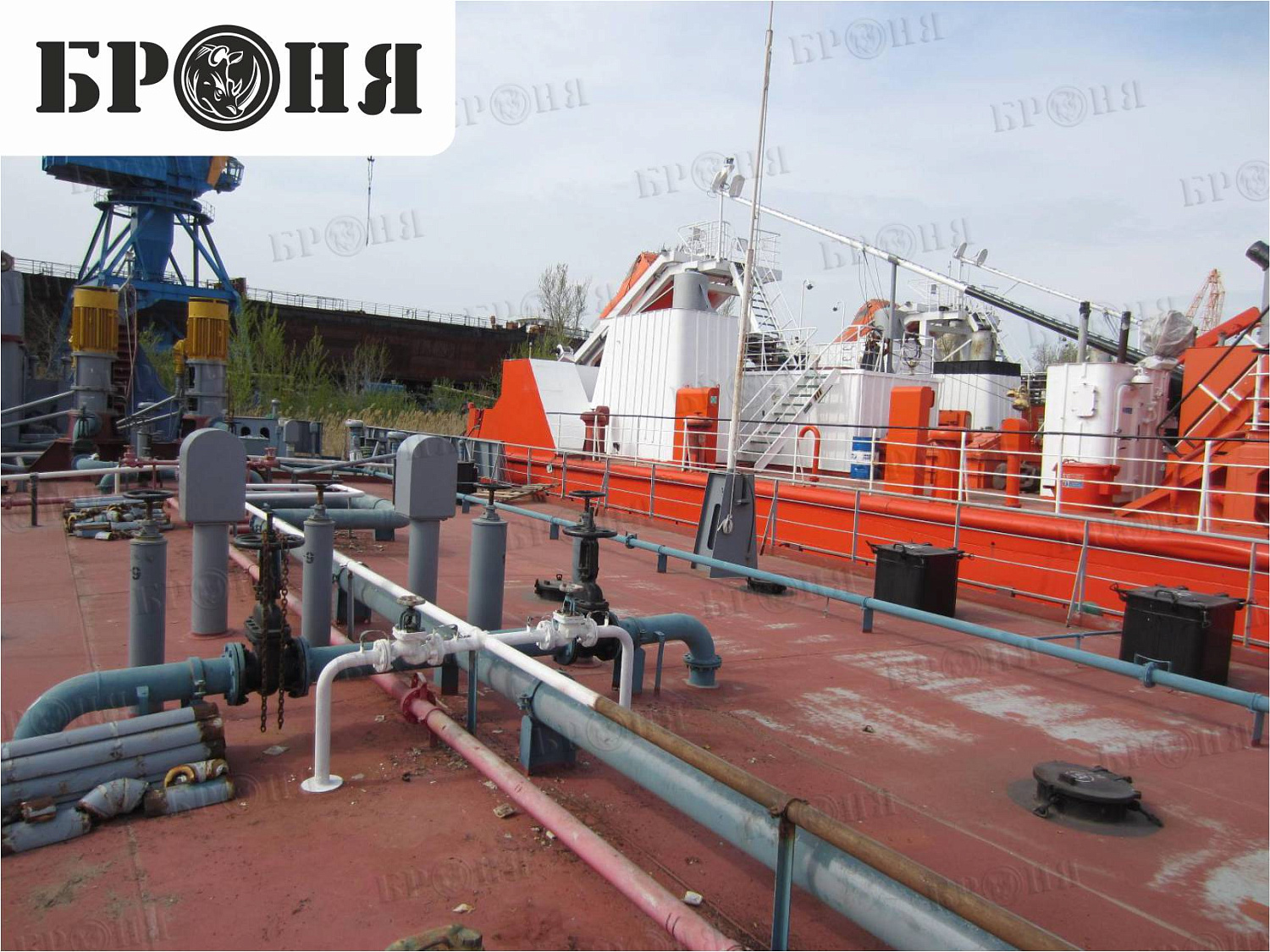 Волгоград, речная баржа