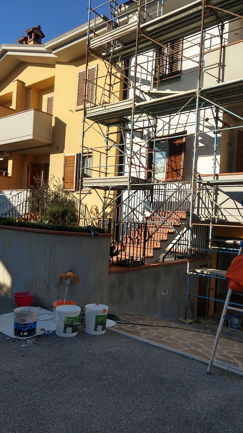 Применение Броня Фасад НГ в работах по теплоизоляции фасада крупного двухэтажного таунхауса в Италии 