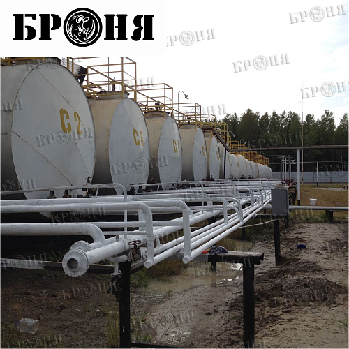 Теплоизоляция Броня на емкостном оборудовании и трубопроводе нефтеперерабатывающего завода в Нефтеюганском районе ХМАО (фото)