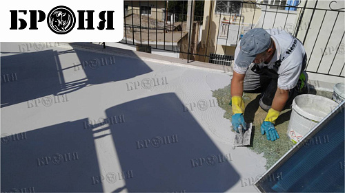 Bronya Light on the roof of a residential building in Greece (photos and video)