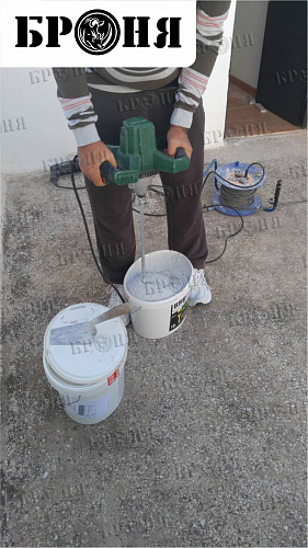 Bronya Light on the roof of a residential building in Greece (photos and video)