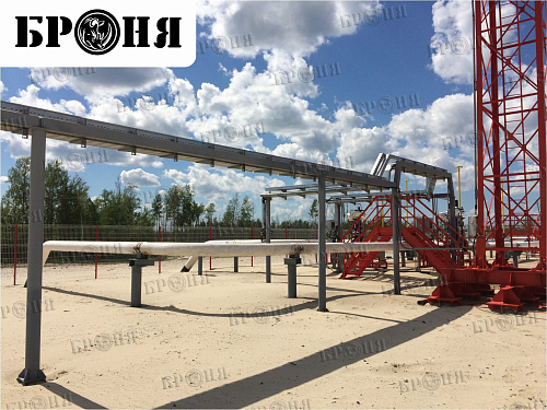 Thermal insulation Bronya Winter when isolating oil storages, equipment and pipelines of the Variogan field, Lukoil, Tyumen Region (photo)