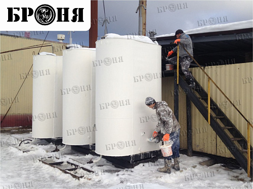 Теплоизоляция Броня на емкостном оборудовании нефтеперерабатывающего завода в Нефтеюганском районе ХМАО (фото)