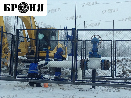Thermal insulation Bronya with the isolation of the nodes of the oil pipeline of JSC Gazpromneft-NNG, Noyabrsk (photo)